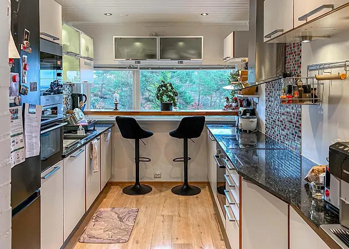 4 Bedroom Lovely In S Сasa de vacaciones Kristiansand
