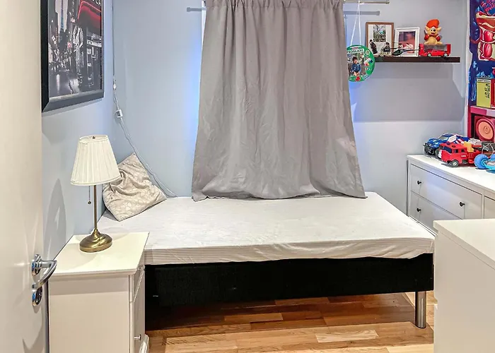 4 Bedroom Lovely In S *