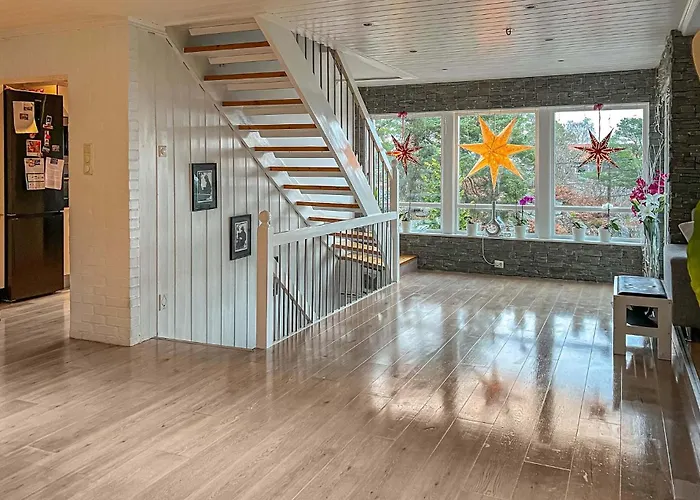 4 Bedroom Lovely In S Semesterbostad